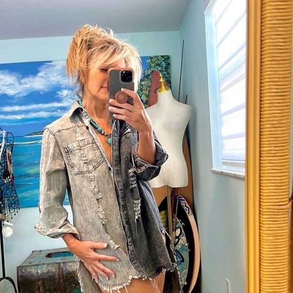VTG THRILL,’90’s, Button-Up Denim Top, Destroyed Frayed Hem,Excellent Condition - Picture 3 of 13